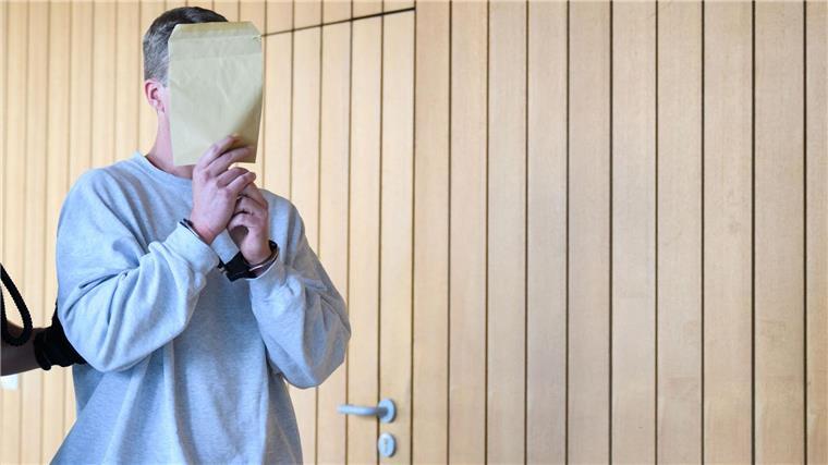 Erst Gift im Kaffee, dann erschlagen? Ex-Freund vor Gericht Ein 40-Jähriger soll seine Ex-Partnerin brutal getötet haben, zum Prozessauftakt weist er alle Vorwürfe zurück.