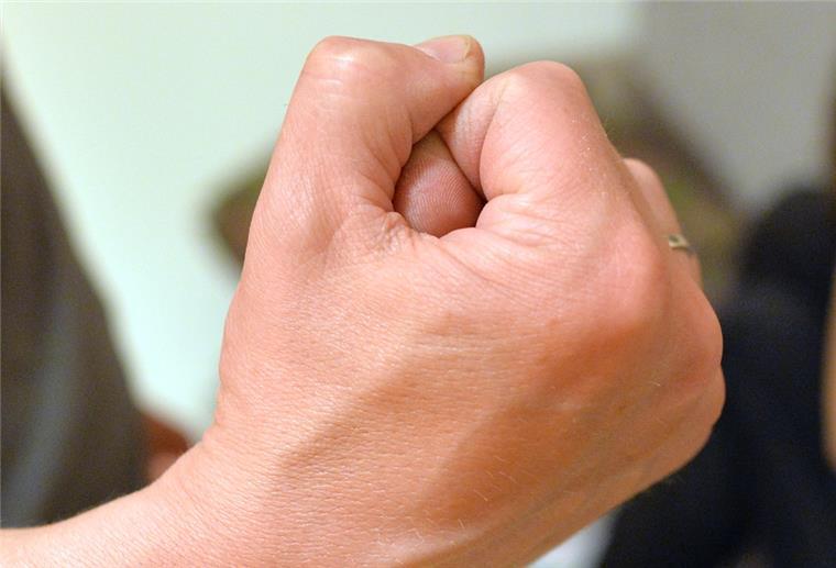 Ein 42-Jähriger soll in Bremen seine Lebensgefährtin umgebracht haben.