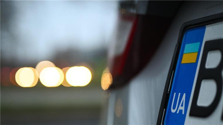 Keine neue Ausnahme in Bremen für ukrainische Autofahrer Ein Auto mit einem ukrainischen Autokennzeichen.