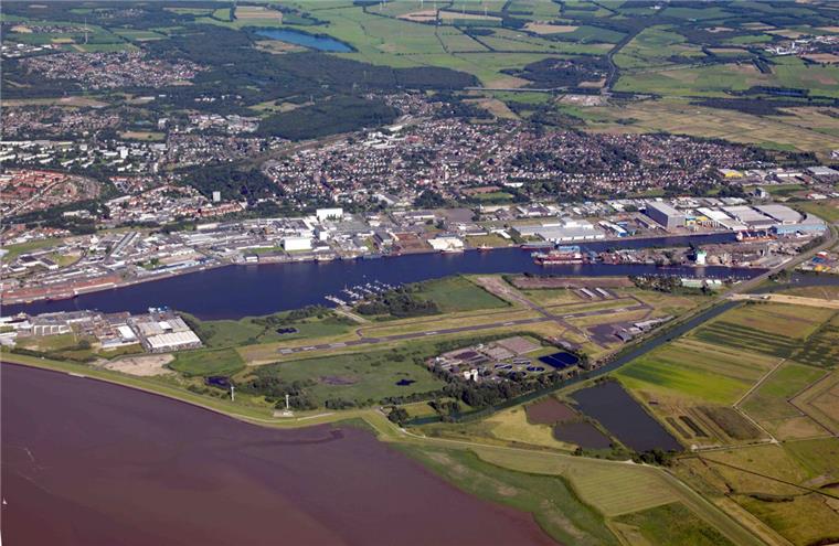 Bremerhaven: Betrunkener Schiffsführer verursacht Unfall Ein betrunkener Schiffsführer hat im Fischereihafen einen Unfall verursacht.