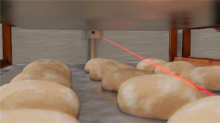 Ein beweglicher Sensor überwacht die Gärung der Teiglinge in dem neuen Vollautomaten. 
