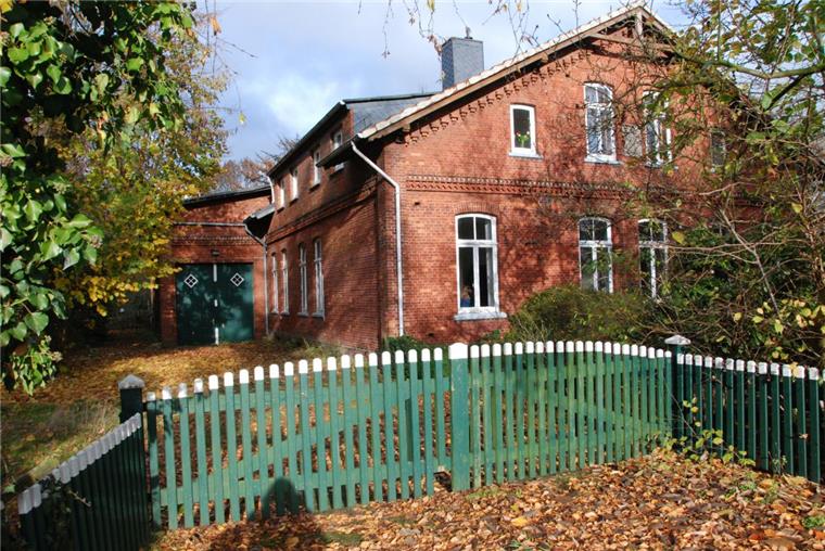 Schiffdorf: Diesem Stück Geschichte droht der Abriss Ein Bild aus goldenen Zeiten: Der ehemalige Bauernhof Thies aus dem Jahr 1899 ist eines der letzten historischen Gebäude in Schiffdorf. Archiv