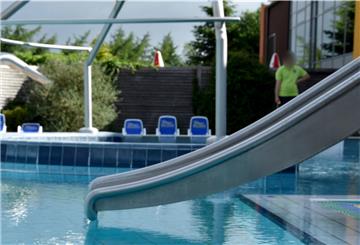 Ein Bild der Stille: Hier, in der Beerster Moor-Therme, ist vor zweieinhalb Jahren eine Siebenjährige ertrunken. Jetzt werden die Urteile rechtskräftig.