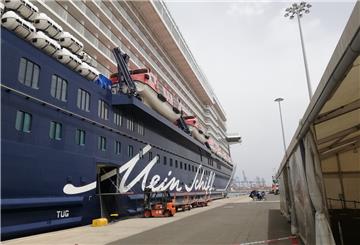Ein Bild vor Abfahrt des Kreuzfahrtschiffs „Mein Schiff 2" in Gran Canaria.
