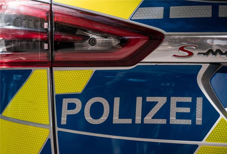 Lehe: Junger Mann beißt seine Freundin Ein Biss ins Gesicht: fiese Attacke in Bremerhaven-Lehe.