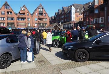 Ein Blick auf dem Nordenhamer Marktplatz am vergangenen Sonntag. Die Gewerkschaft Verdi meint, dass dieser verkaufsoffene Sonntag rechtlich nicht zulässig war. Den verkaufsoffenen Sonntag zum Tag der Kulturen am 22. Mai will Verdi verhindern.