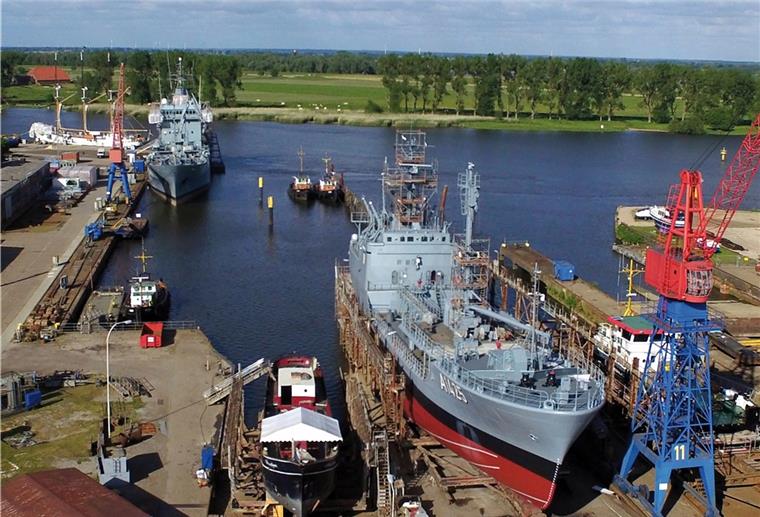 Thümler sieht noch Hoffnung für die Elsflether Werft Ein Blick auf die Elsflether Werft. Die neuen Eigentümer von der Lürssen-Gruppe halten den Standort in Elsfleth nicht für wirtschaftlich.