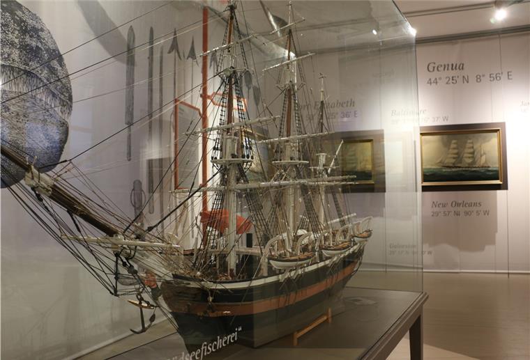 Nur „Sauberes“ hat im Museum Platz Ein Schiffsexponat in einem Museum
