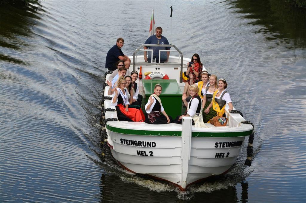 Ein Boot voller Majestäten.