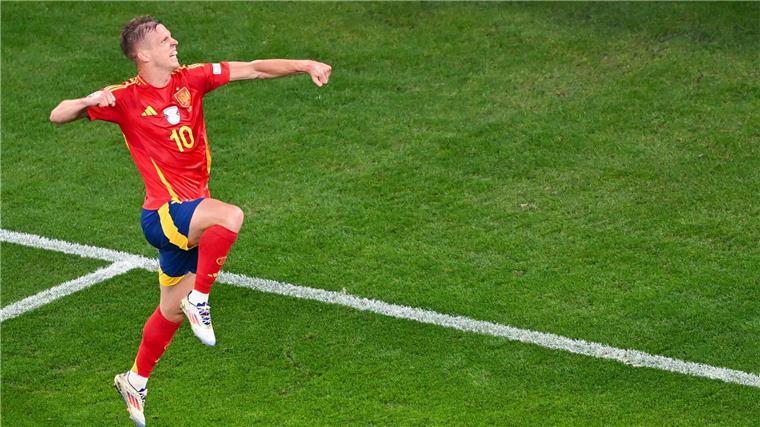 Spanien gegen England: Die spannendsten Final-Duelle Ein Bundesliga-Star bei den Spaniern: Dani Olmo von RB Leipzig.