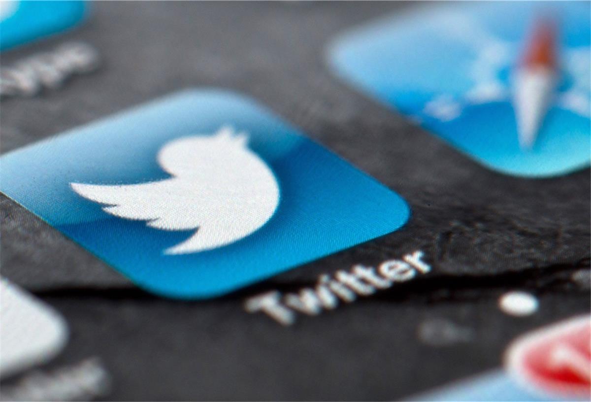 Twitter-Symbol auf Smartphone.