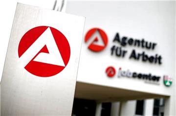 Ein Ehepaar aus dem Emsland soll sich jahrelang Hartz-IV-Leistungen erschlichen haben. 