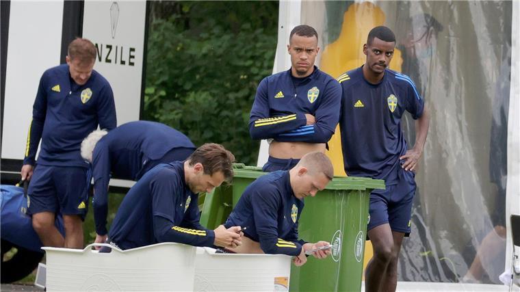 Ein Eisbad nach dem Training ist im Profi-Fußball durchaus üblich.