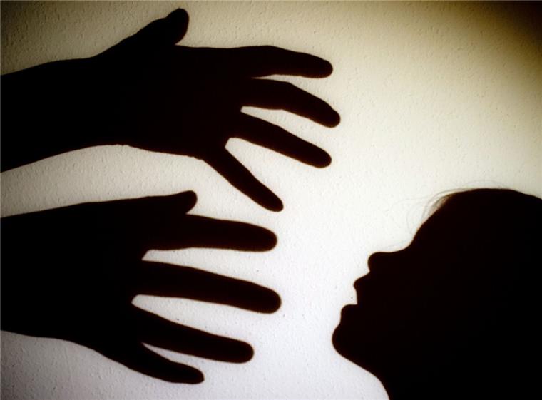 Ex-Trainer muss wegen sexuellen Kindesmissbrauchs ins Gefängnis Ein Ex-Trainer wurde in Lüneburg wegen sexuellen Missbrauchs verurteilt.