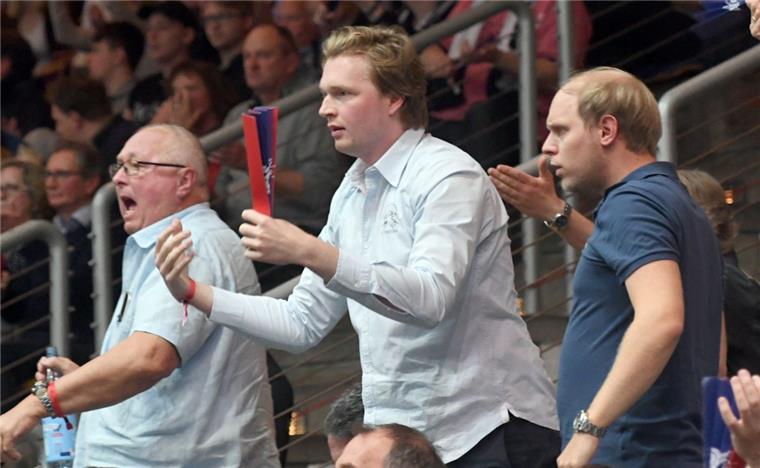 Ein Fall für drei: Geschäftsführer Wolfgang Grube (links), sein Sohn Mark (Mitte) sowie Familienfreund Marc Bergmann kümmern sich künftig als Trio um die Geschicke des Clubs.