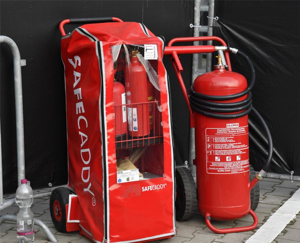Ein Feuerlöcher darf beim Stahlzeit-Konzert nicht fehlen. Es geht heiß her.  Fot...