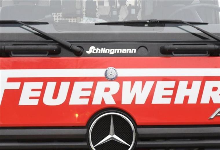Ein Großbrand hat die Feuerwehren der Samtgemeinde Tarmstedt am Sonntagnachmittag in Atem gehalten (Symbolbild).