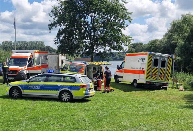 Ein großes Aufgebot an Rettungskräften wurde gegen Mittag zum Kreidesee alarmiert.