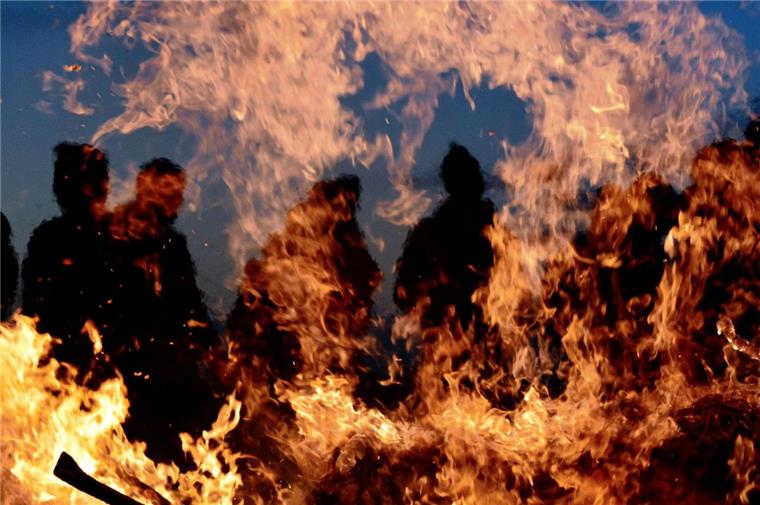Osterfeuer in Stollhamm ist abgesagt Ein großes Osterfeuer wird es in diesem Jahr in Stollhamm nicht geben.
