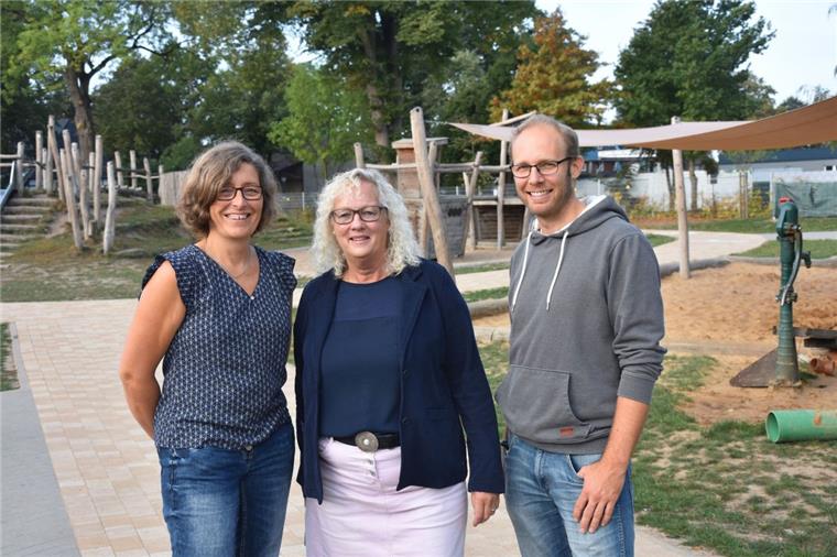 Kein Rektor für die Grundschule in Sittensen zu finden Ein gutes Team: Ilse Carstens-Rillox (Mitte) mit ihren Stellvertretern Halvor Buldmann und Christiane Schliwa.