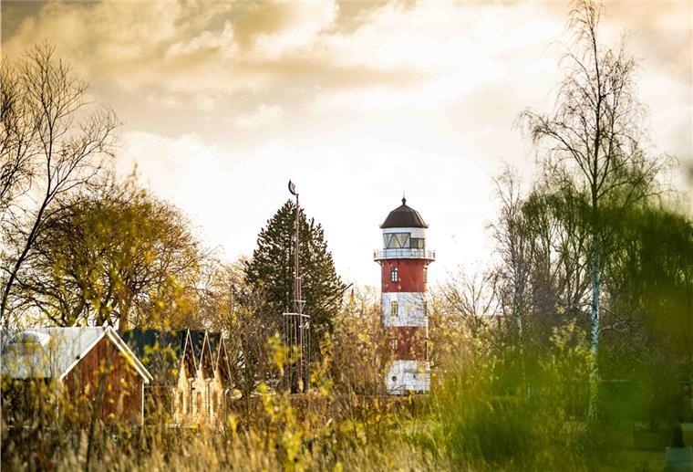 Leuchtturmtour ab Bremerhaven: Es geht jetzt los Ein Haltepunkt der Tour: der Leuchtturm Brinkamahof.
