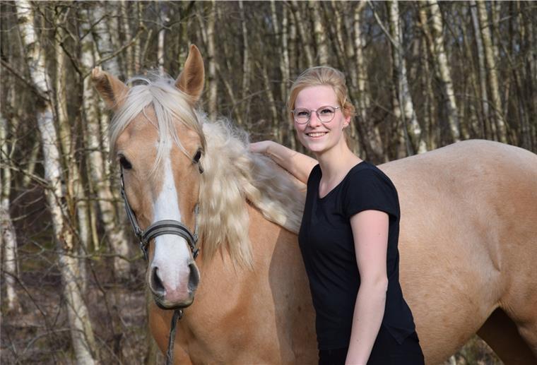 Nordenham: Ein besseres Leben für Stute Aloha Ein Herz und eine Seele: Urte Clausen und ihr Lusitano Aloha.