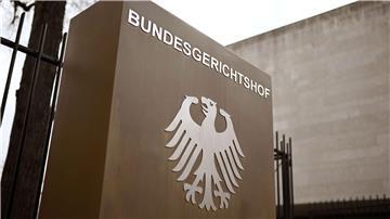 Ein Hinweisschild mit Bundesadler und dem Schriftzug Bundesgerichtshof.
