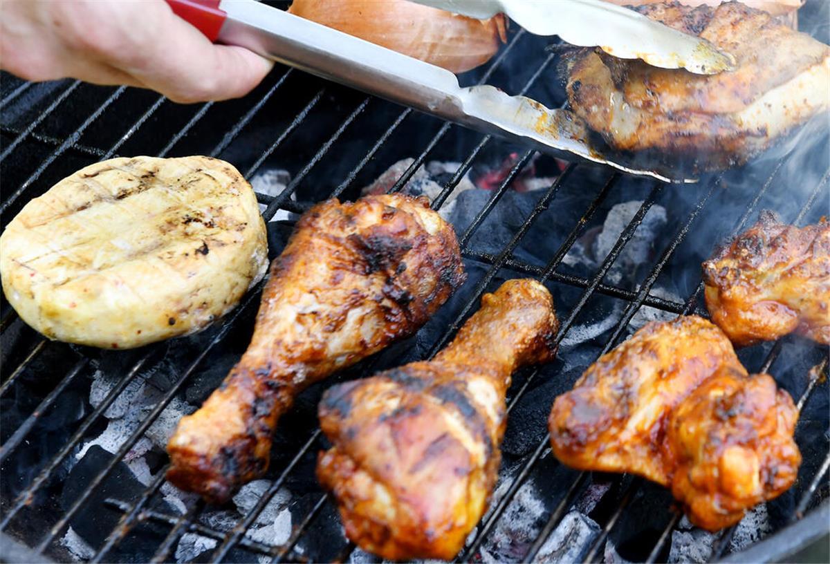 Indoor-Abgrillen? Notarzteinsatz nach Grillparty in der Wohnung in Geestemünde