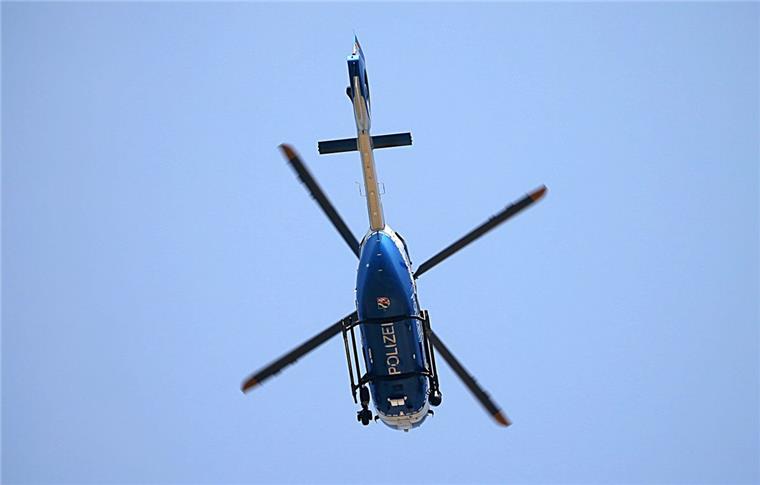 Ein Hubschrauber (Symbolfoto) ist am Dienstag über Langen gekreist.