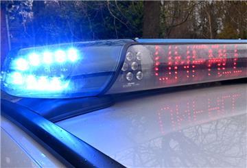 Blaulicht auf Polizeiauto.