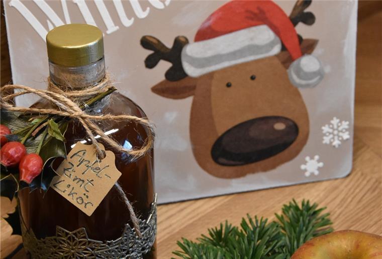 Ein köstlicher Schluck zur Adventszeit Ein köstlicher Wintertraum: Apfel-Zimt-Likör.
