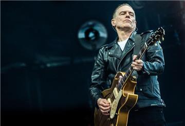 Ein Konzert von Bryan Adams wurde wegen eines Fettbergs in der Kanalisation abgesagt. (Archivbild)