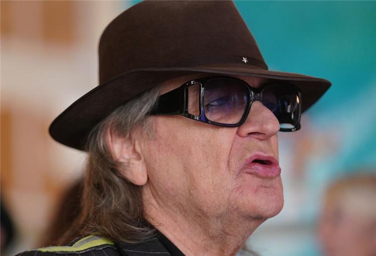 75.000 Euro für Lindenbergs Gemälde und die Hamburger Arche Ein Kunstwerk von Sänger Udo Lindenberg wurde versteigert.