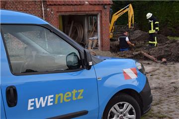 Ein Mitarbeiter der Firma EWE Netz war schnell vor Ort und stoppte die Gaszufuhr. Die Explosionsgefahr war somit gebannt.  