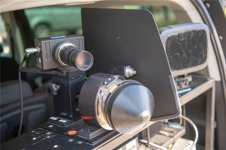 Rotenburg: Hier stehen nächste Woche die Radarfallen Ein mobiles Blitzgerät ist in den Kofferraum eines Autos eingebaut. Mit ähnlichen Apparaten versucht der Landkreis Rotenburg, Raser zu erwischen.