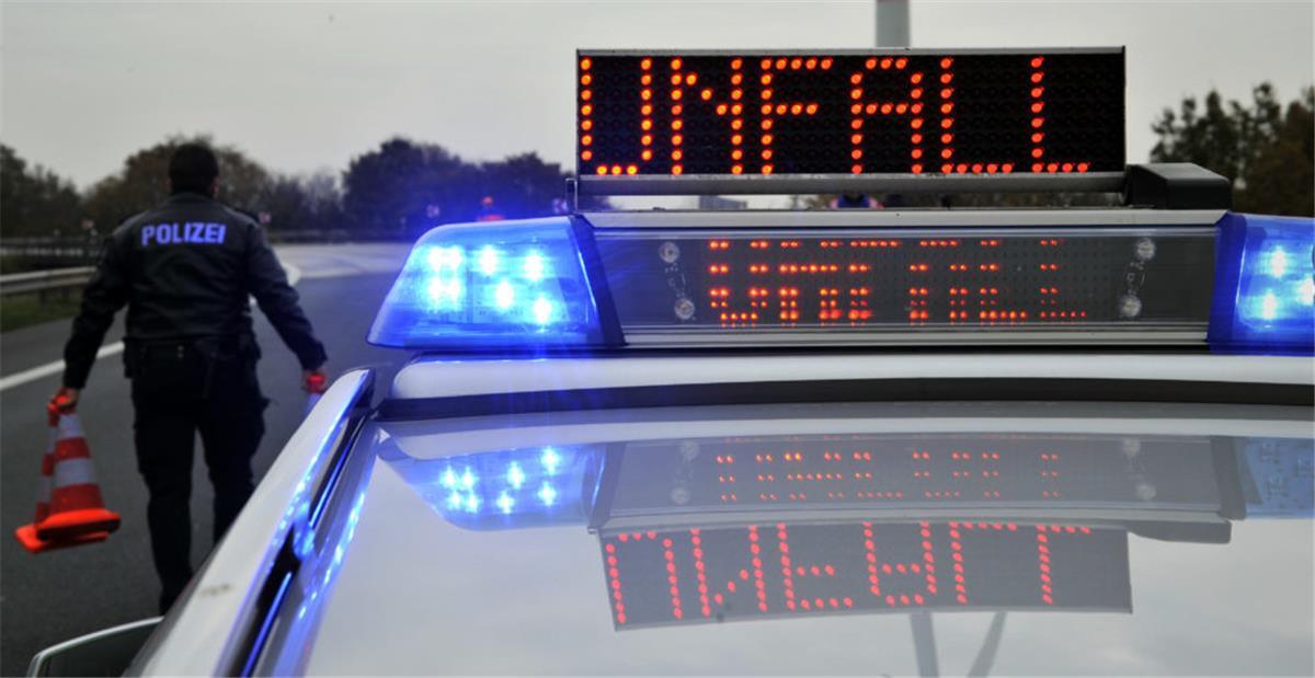 Dorum: Motorradfahrer bei Unfall schwer verletzt Ein Motorradfahrer ist bei einem Unfall in Dorum schwer verletzt worden.