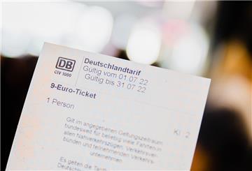 Ein Nachfolgeangebot für das Ende August auslaufende 9-Euro-Ticket ist nach Worten von Bundesverkehrsminister Volker Wissing Ende des Jahres oder Anfang 2023 möglich.