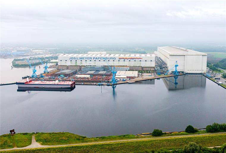 Kriselnde Meyer Werft soll vier Schiffe für Disney bauen Die Meyer Werft an der Ems.