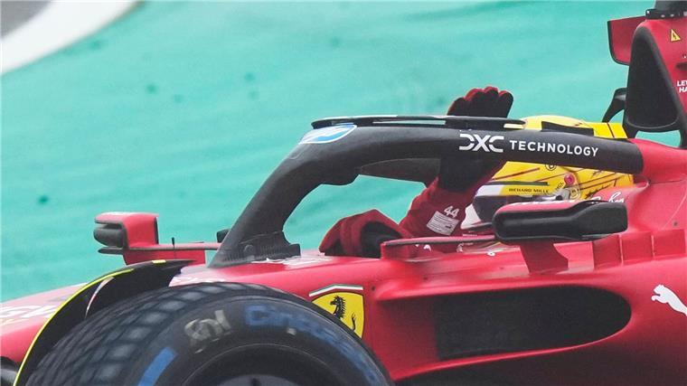 Ein neuer Helm in Gelb für  Lewis Hamilton. 
