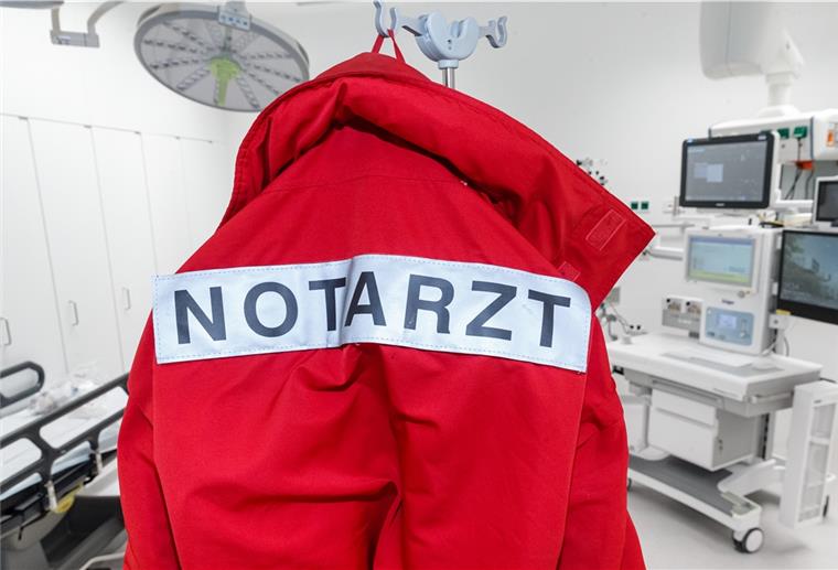 Frau (36) in Flüchtlingsunterkunft erstochen - Festnahme Ein Notarzt hatte versucht, die Frau zu reanimieren, sie starb jedoch.