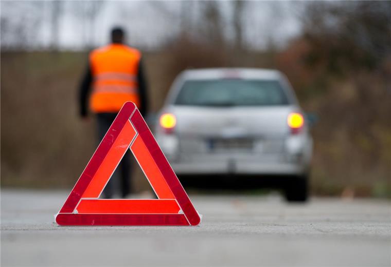 Pannenhelfer leistet erst Starthilfe - und klaut dann das Auto Ein Pannenhelfer hat sich in Bremen als Autodieb entpuppt.