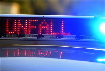 Ein Radfahrer ist nach einem Unfall mit einem LKW seinen Verletzungen erlegen.