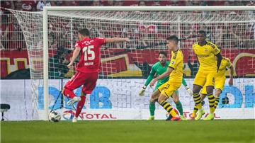 Ein Schock für die Dortmunder: Marius Bülter (links) trifft zum 2:1.