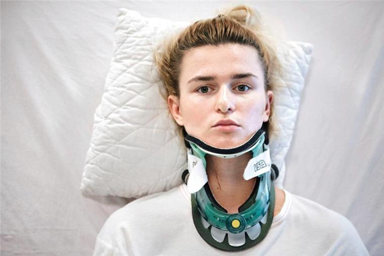 Diese Luftartistin kämpft sich nach dramatischem Sturz zurück ins Leben Ein schwerer Kampf zurück ins Leben: Luftakrobatin Tetiana Korenieva (25) entkam bei einem Sturz aus acht Metern höhe knapp dem Tod.