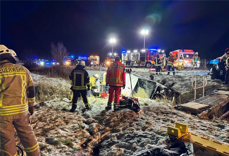 Trümmerfeld am Wesertunnel: Sieben Verletzte Ein schwerer Unfall ereignete sich am Wesertunnel.