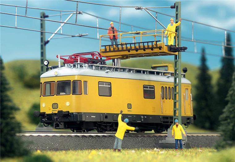 Bremerhaven: Defekte Oberleitung und Böschungsbrand sorgen für Zugausfälle Ein sogenannter Turmtriebwagen (hier ein original Märklin-Miniatur-Modell) wurde nach Ritterhude beordert.