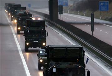Ein solcher Konvoi der US-Amerikaner hat sich am Dienstagabend auf den Weg von Bremerhaven nach Osteuropa gemacht.