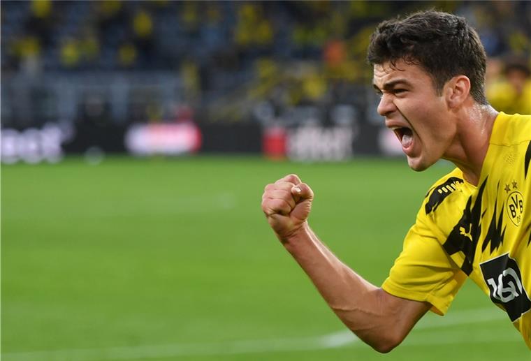 Dortmund: Starker Auftritt gegen Gladbach Ein Spiel zum Jubeln für Borussia Dortmund. Hier freut sich Giovanni Reyna über sein Tor zum 1:0.