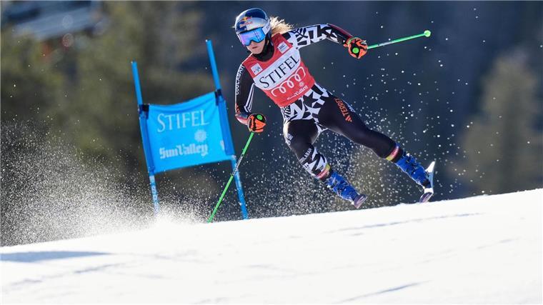 Weltcup-Finale: Brignone gewinnt auch Riesenslalom-Kugel Ein Sturz kostete Alice Robinson aus Neuseeland den Sieg in der Riesenslalom-Wertung.