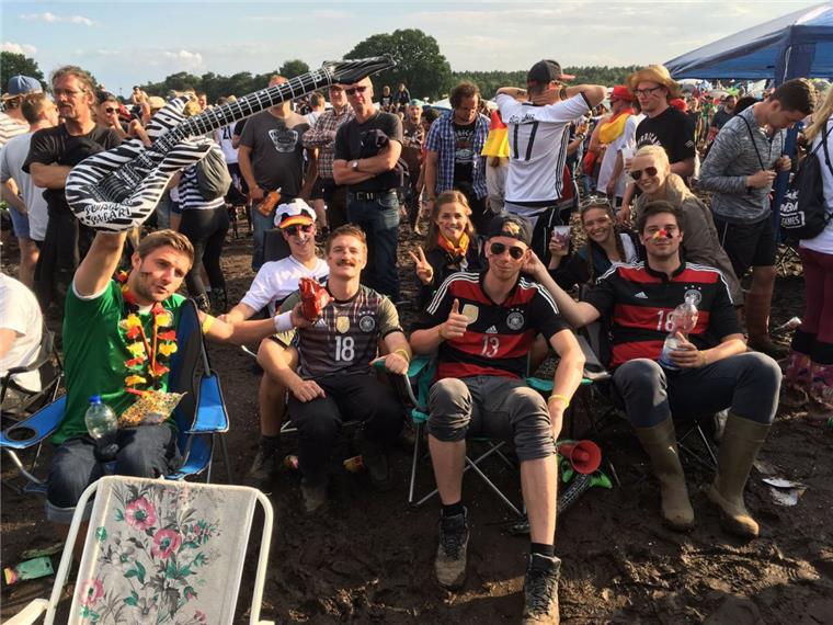 Was ist eigentlich so toll an Festivals? - Ein Deichbrand-Tagebuch Ein Teil der Gruppe, mit der ich zum Deichbrand aufbreche, ist auch auf dem Hurricane gewesen. Hoffentlich wird dieses Mal das Wetter besser.